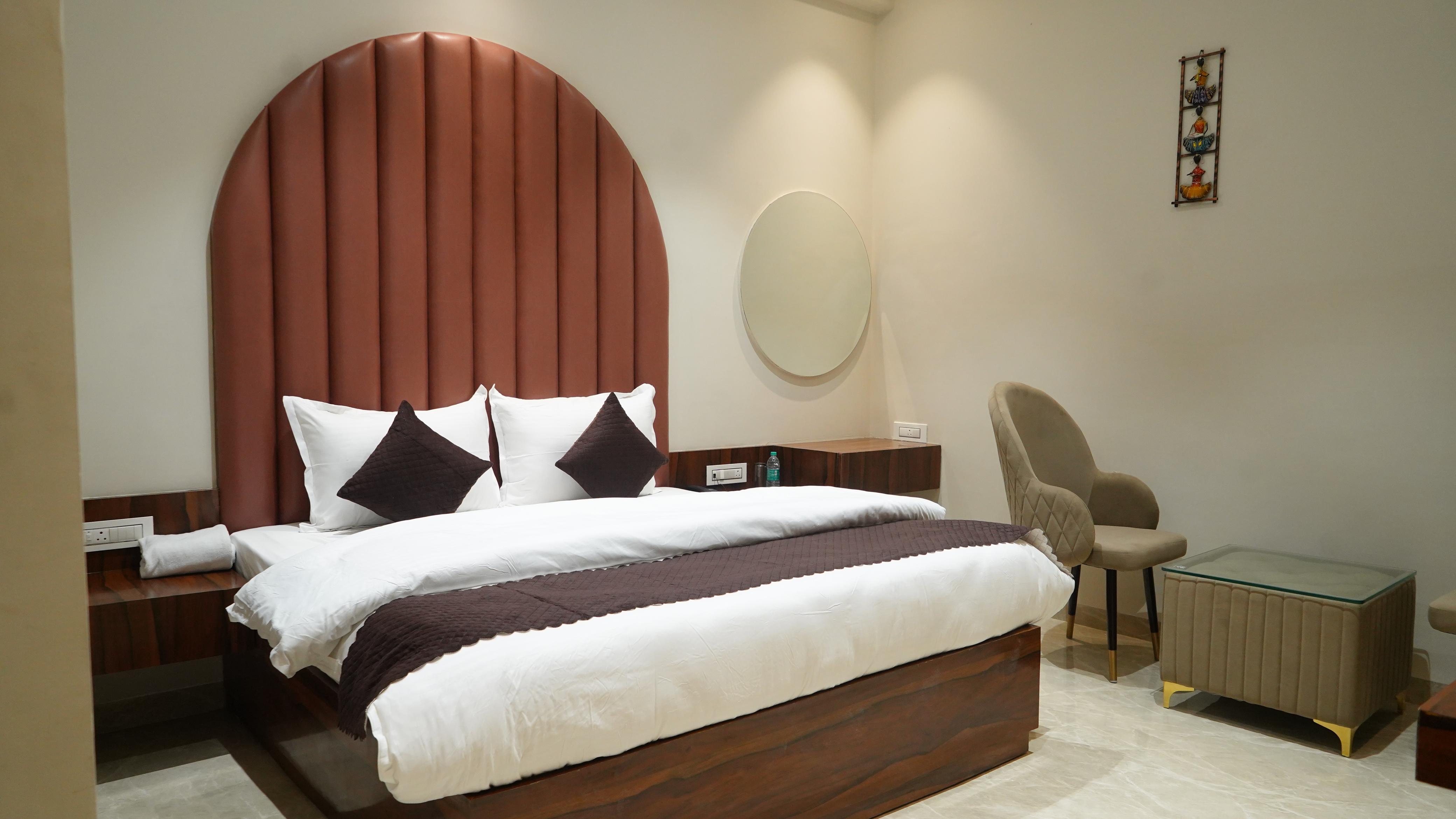 Luxury room at THE ROYAL KING hotel Ludhiana - book your stay today